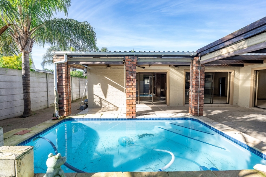 4 Bedroom Property for Sale in Sonkring Western Cape
